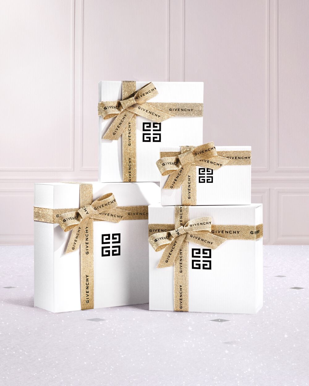 ル・ヌフ・ジバンシイ(ホリデー コレクション 2025) | Givenchy